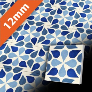 Zementfliese in Blau im maurischem Stil 20x20 cm mit floralem Muster - antiker Baustoff